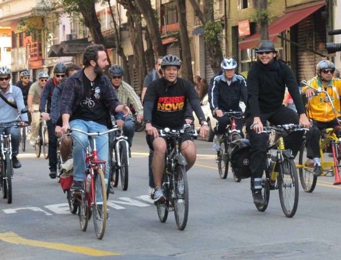 Candidato Fernando Haddad assina “Carta de compromisso com a mobilidade por bicicletas”