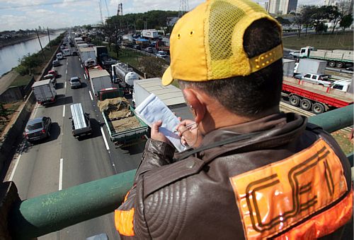 Vitória! Sociedade civil pressiona e dados de multas de infrações no trânsito de São Paulo agora podem ser acessados em detalhes