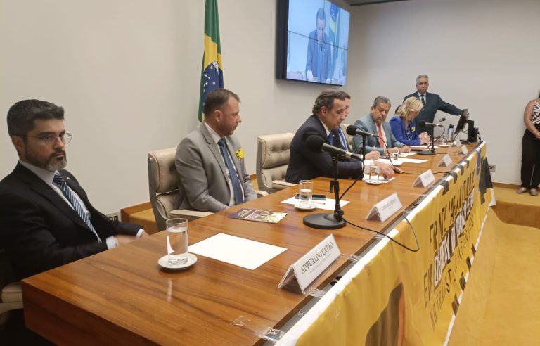 Ciclocidade integra comissão de articulação do PL 2789/2023 em viagem a Brasília